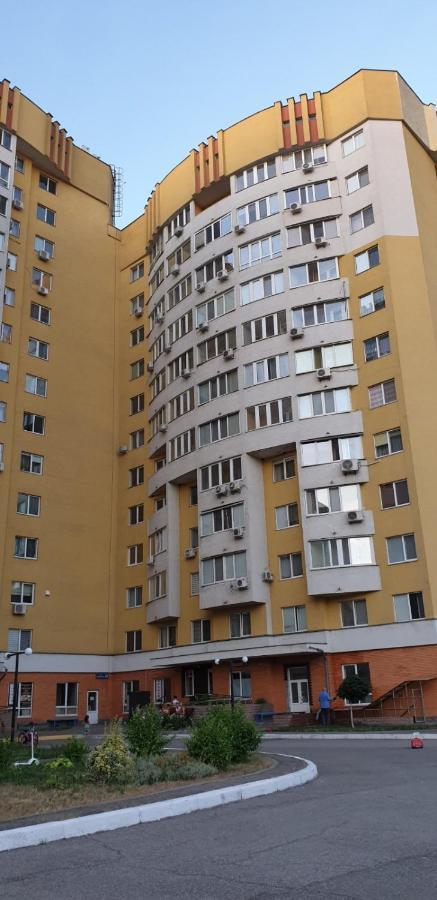 Apartament Near Dnieper Cherkasy Bagian luar foto