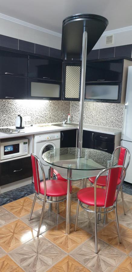 Apartament Near Dnieper Cherkasy Bagian luar foto